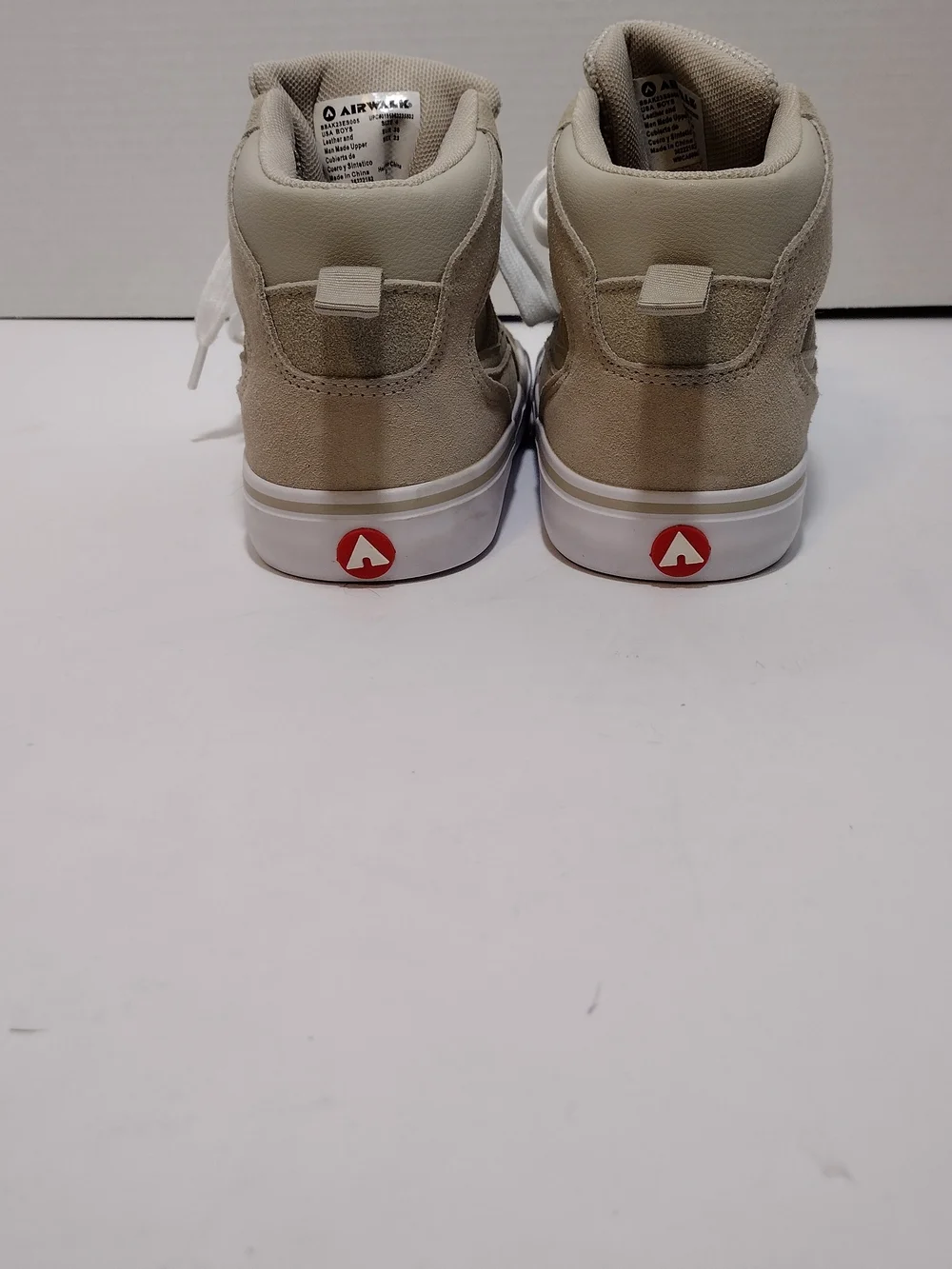Airwalk Boys' High-Top Sneakers Size 4 NWOT